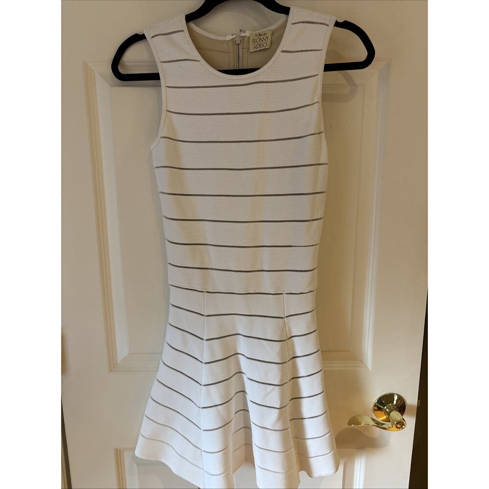 TORN BY RONNY KOBO White nude lined fitted Dress zipper back sleeveless sz M